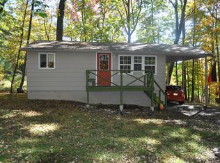 216 Spruce Dr, Dingmans Ferry, PA 18328