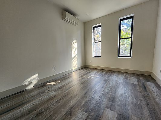 4th image of 893 4th Ave #2L