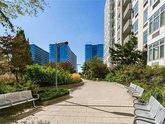 4th image of 40-28 College Point Blvd #1008