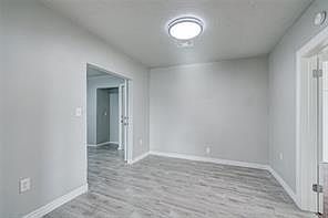 3rd image of 537 SW 45th St