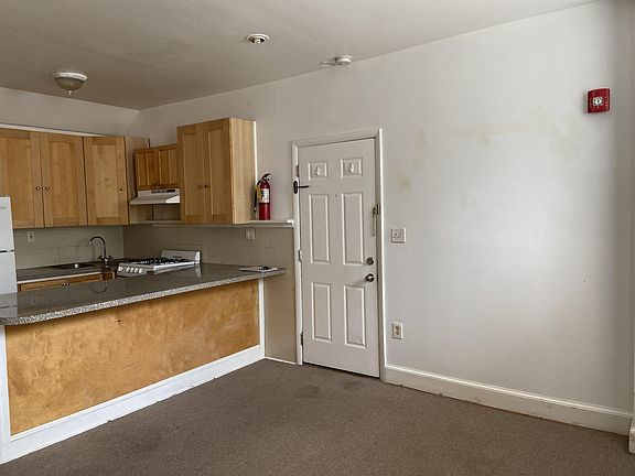 3rd image of 3711 Lancaster Ave #1W