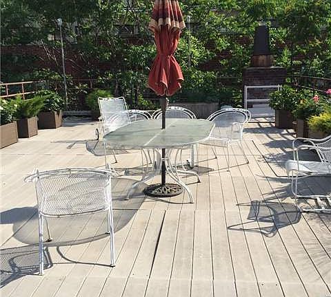 3rd image of 172 E 90th Street #4E