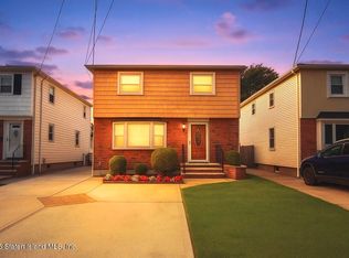 99 Elmira St, Staten Island, NY 10306