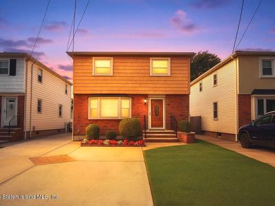 99 Elmira St, Staten Island, NY, 10306