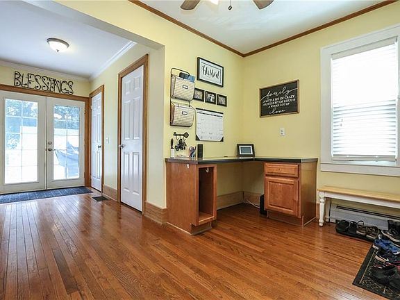 5th image of 304 West Ave