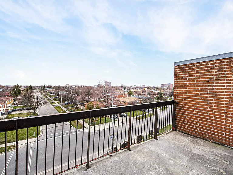 7230 Darcel Ave #365 — Photo 5