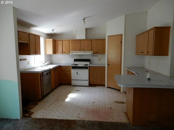 4th image of 31367 Cedar Creek Rd