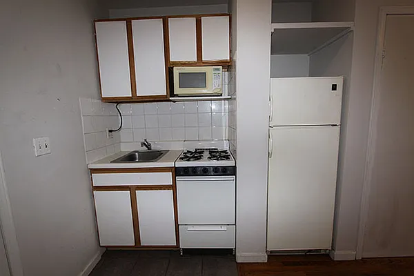 Rented by J Misrahi Realty Corp | media 3