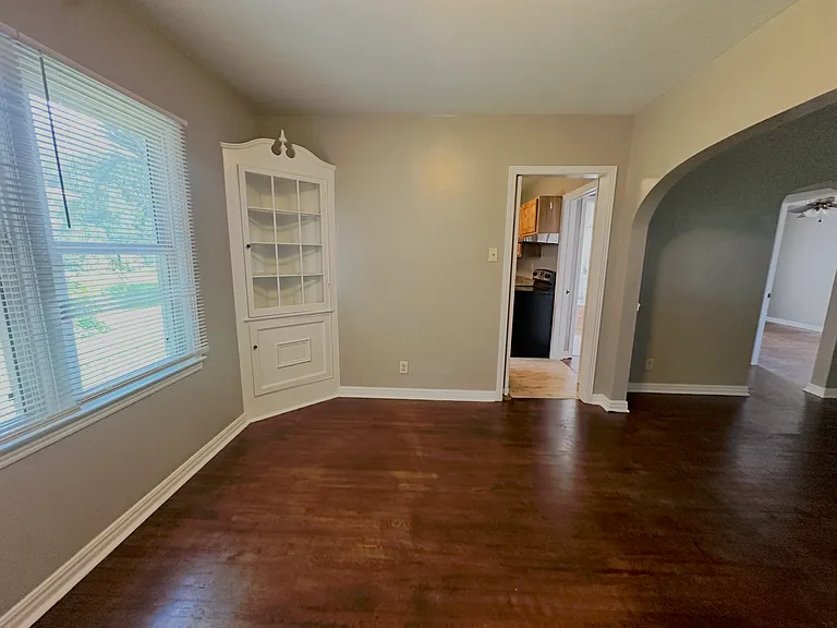 2212 SW Burnett Rd — Photo 7