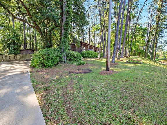 4th image of 2153 Hill N Dale Dr N