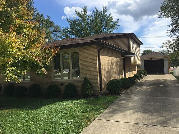 3rd image of 6113 W 99th St