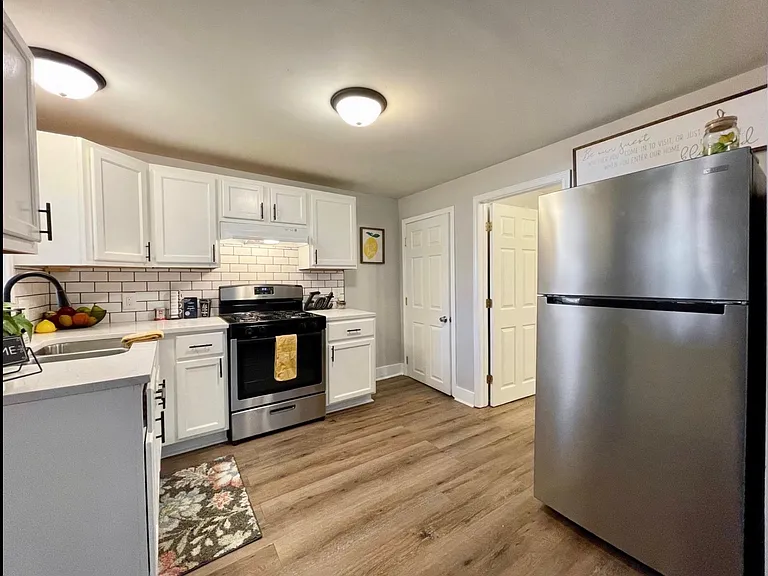 636 Henry Ave SE #1 — Photo 3