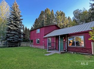 111 W Payette St, Cascade, ID 83611
