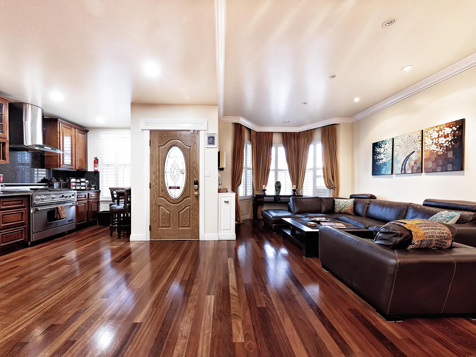 3 bed, 2100 sqft, $11,500 — Photo 3