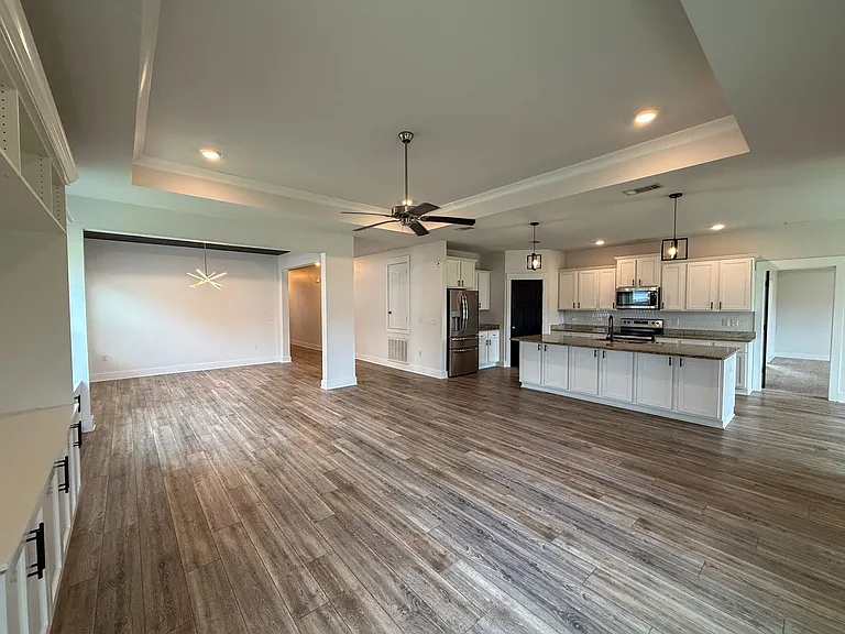 6169 Jenks Dr — Photo 3