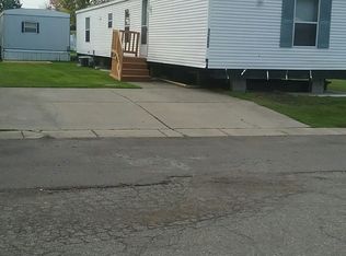 1200 Wiltshire Ct, Lapeer, MI 48446