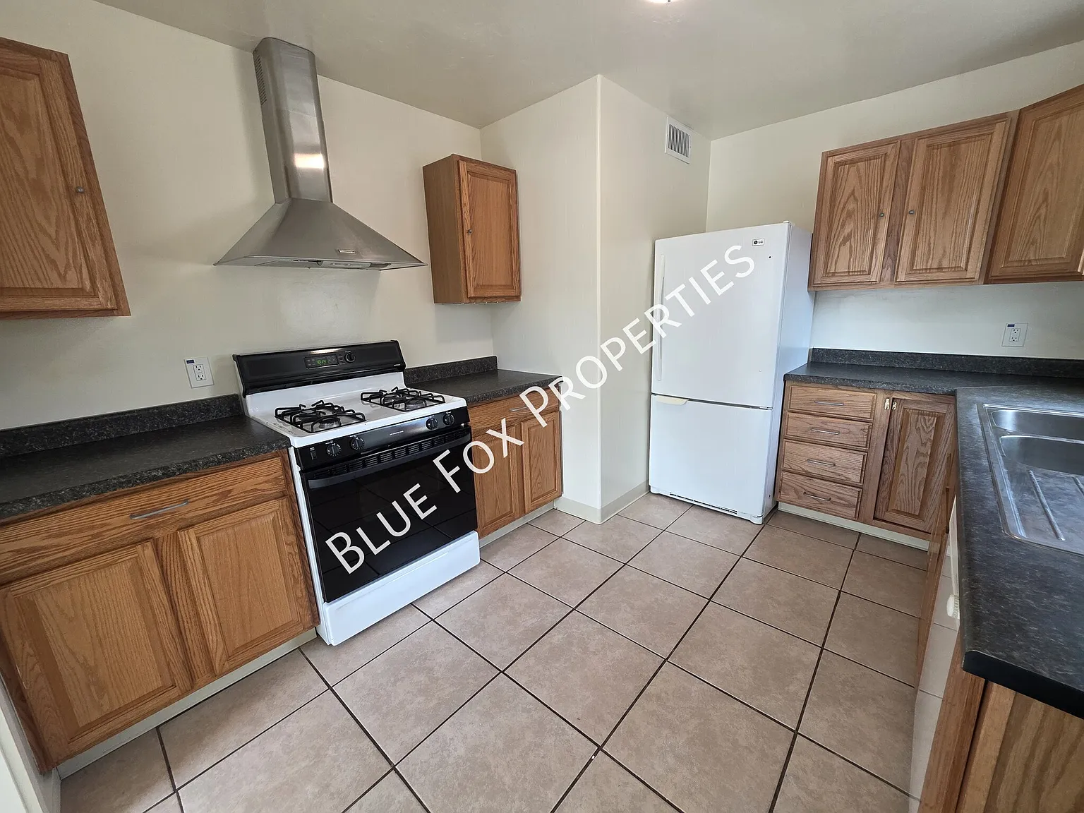 1301 E Lee Street — Photo 2
