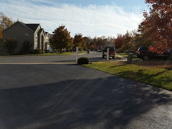 2nd image of 10 Noahs Ct