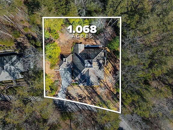 2nd image of 152 Reservoir Dr