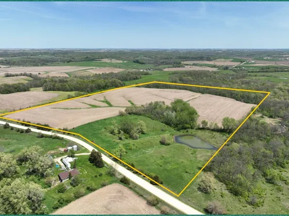 15th Ave, Monmouth, IA 52309