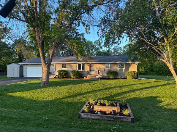 1735 Shamrock Ln, New Richmond, WI 54017
