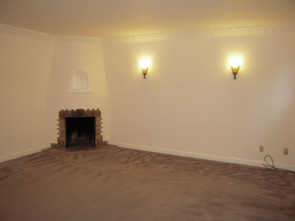 2nd image of 845 Filbert St
