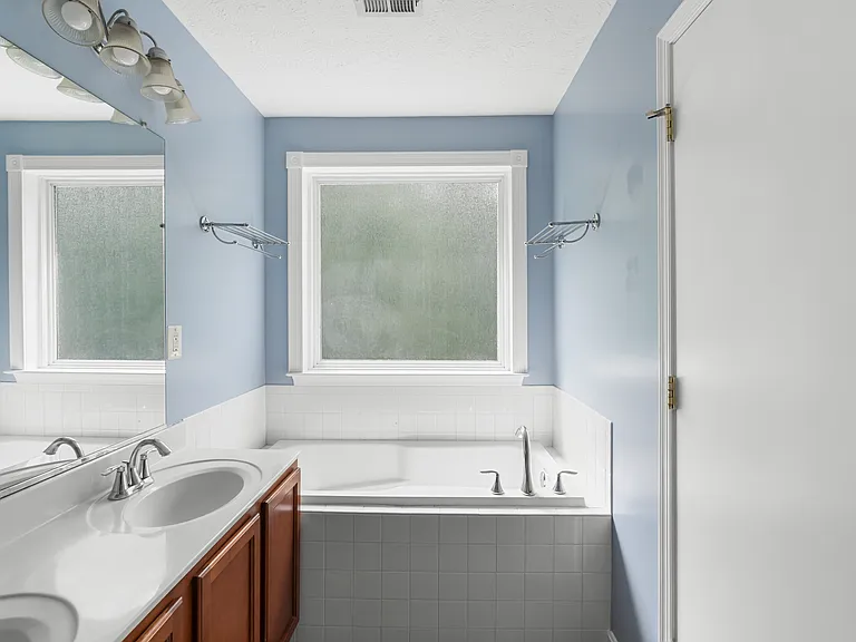 18376 Democracy Ave — Photo 11