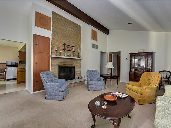 3rd image of 3021 Laura Ln