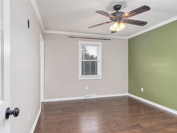 5th image of 611 Green Ave