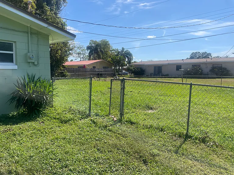 2917 Holly St — Photo 14