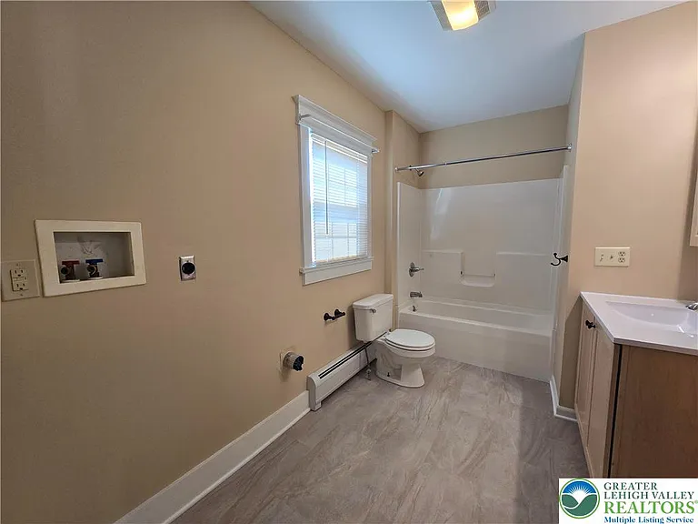 40 Evergreen St #B — Photo 19