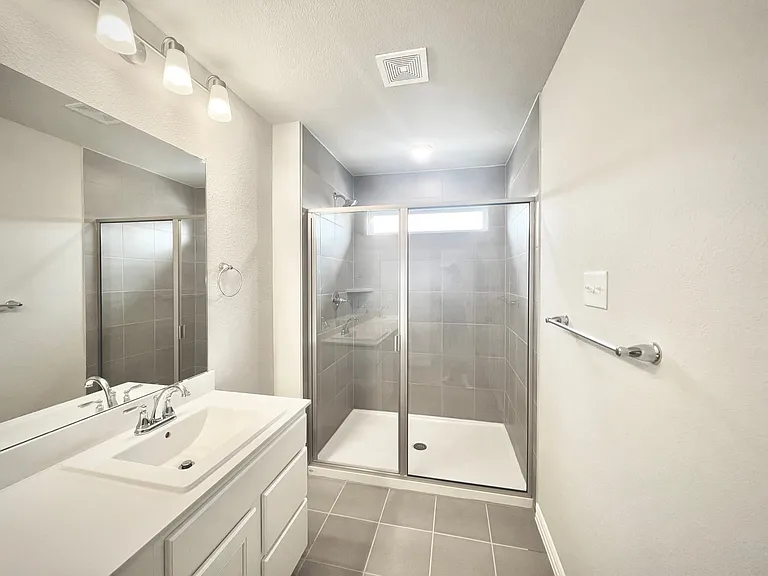 3717 Malibu Dr — Photo 7