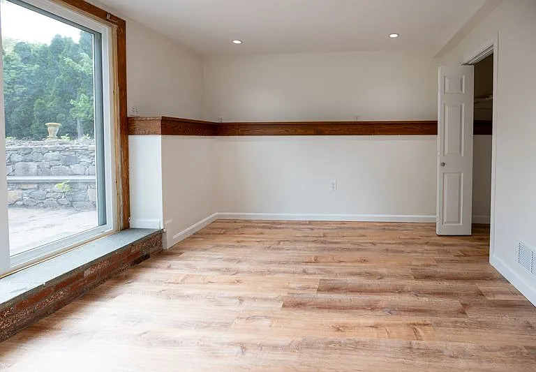 303 Chestnut St — Photo 3