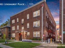 261 Lyndhurst Pl