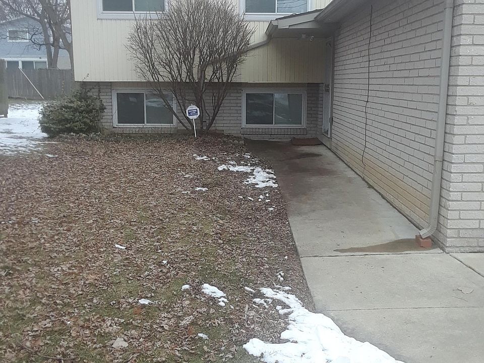 1st image of 18150 Hilton Dr