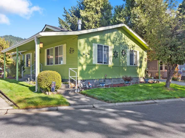 206 NW Creekside Dr, Grants Pass, OR 97526