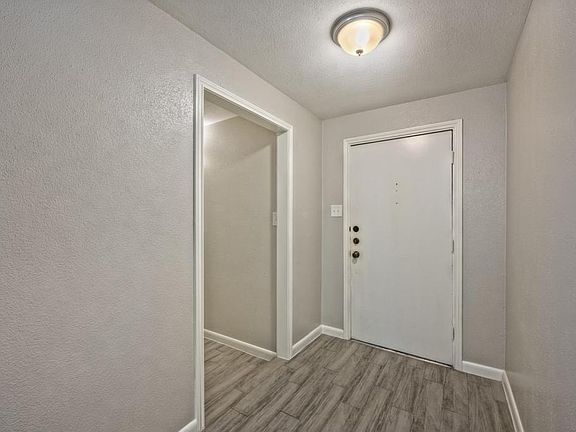 4th image of 22419 Red River Dr