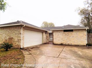 8214 Wind Forest Dr, Houston, TX 77040