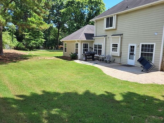 3rd image of 425 Willow View Knl