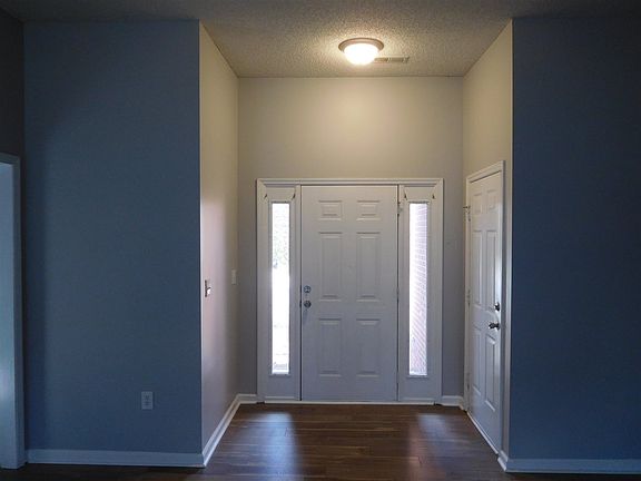 3rd image of 3708 Lady Banks Ln NW
