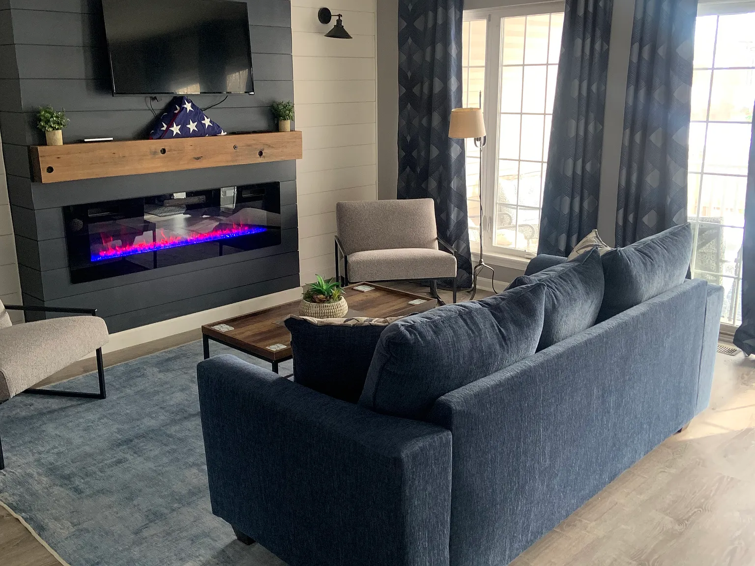 3 bed, 1424 sqft, $2,300 — Photo 2