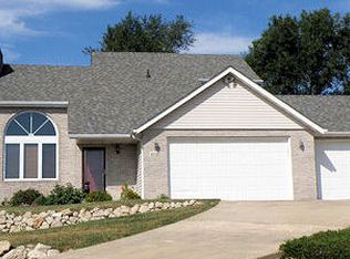 6722 N Smokey Ln, Byron, IL 61010