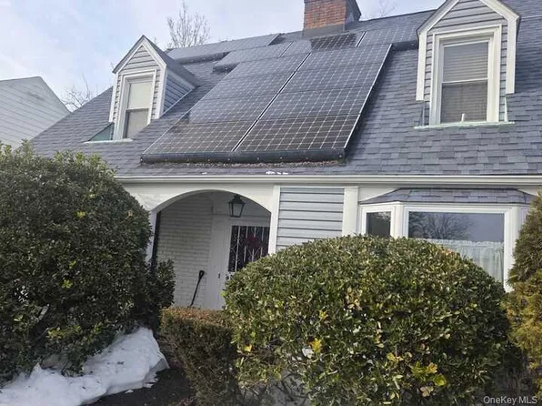 71 Angevine Avenue, Hempstead, NY 11550