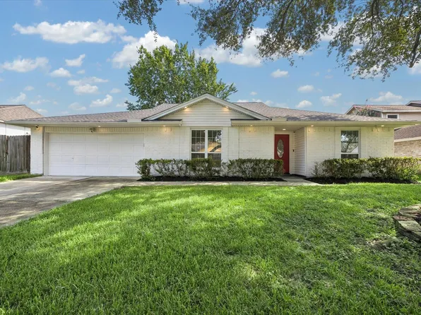 608 Tanglewood Dr, Friendswood, TX 77546