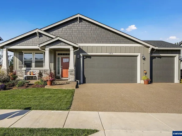 1015 Paul St, Mount Angel, OR 97362