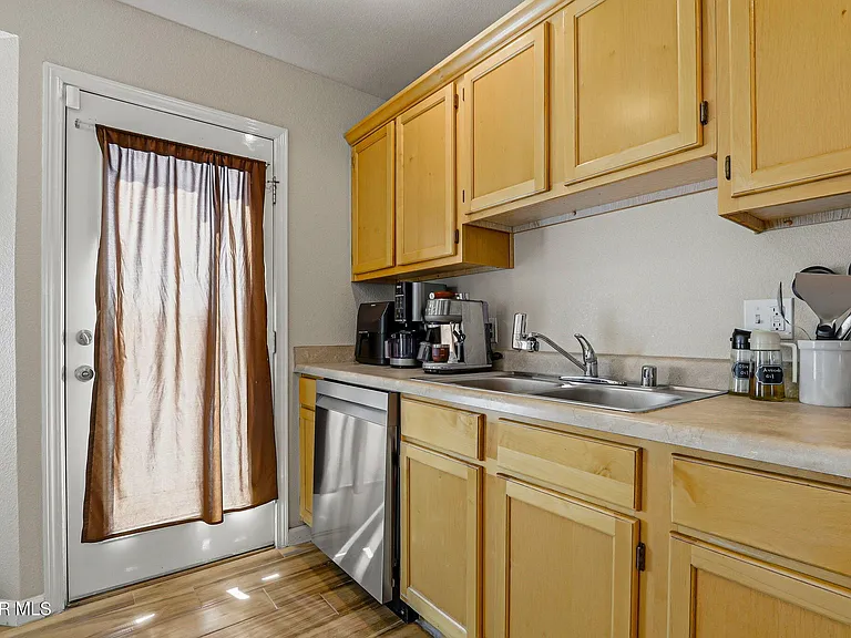 12928 Alfredo Apodaca — Photo 12
