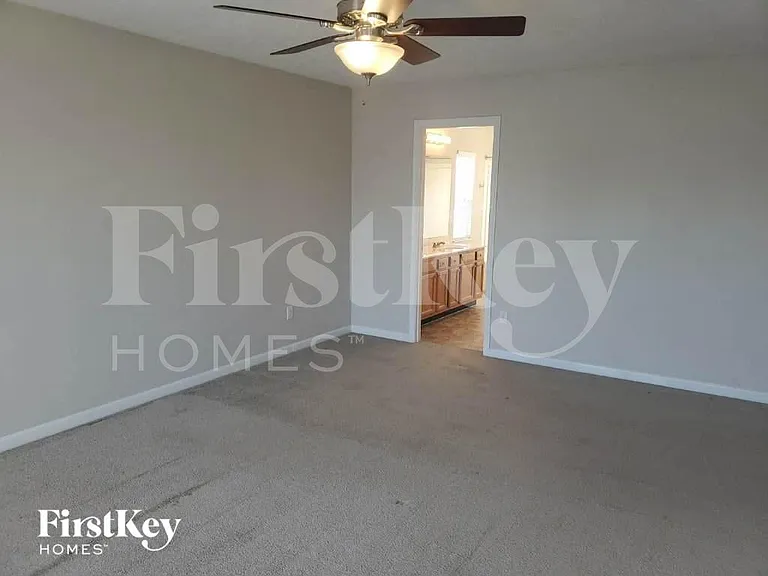 5606 Beechtree Ln — Photo 13
