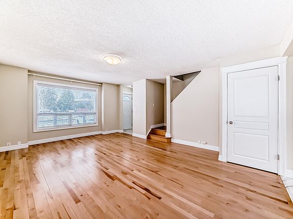 3rd image of 2131 Oak St #92