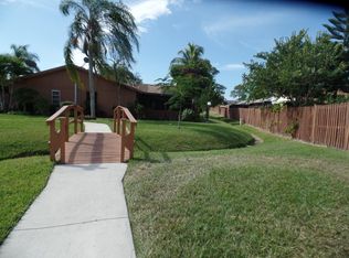 5573 Foxlake Dr, North Fort Myers, FL 33917