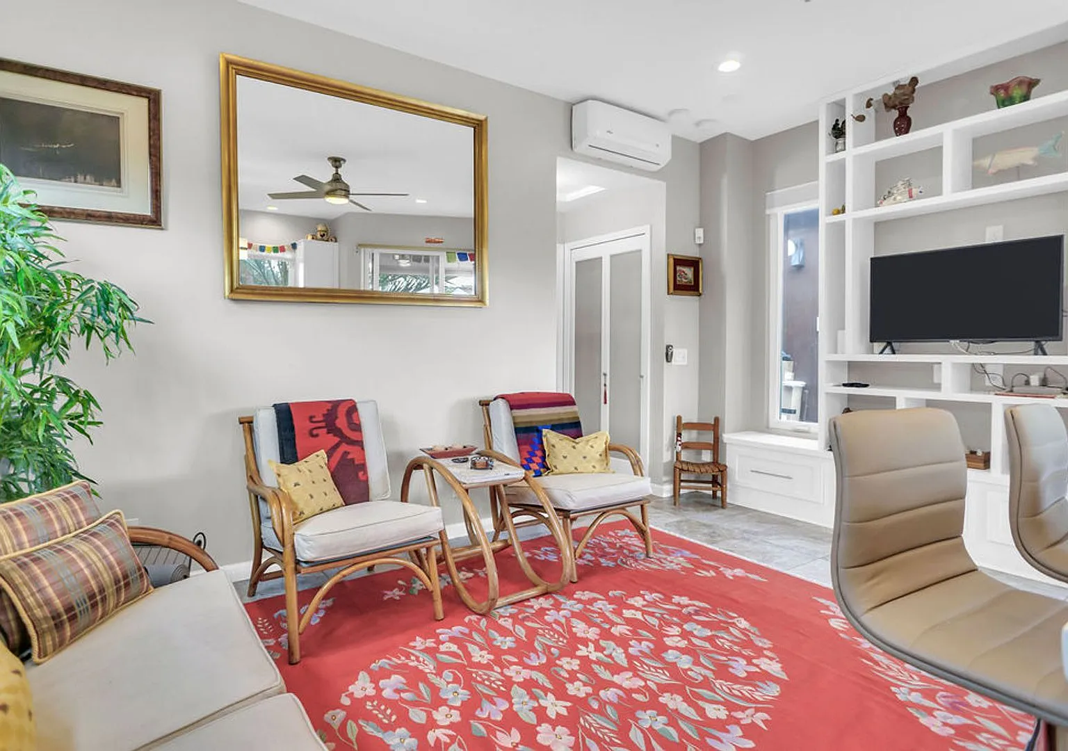 Unique opportunity to live in Bird Rock in gorgeous one bedroom unit! — Photo 3